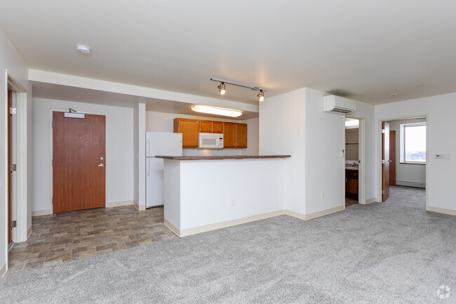 2HAB, 1BA - GRAND AVENUE LOFTS