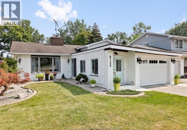 Photo du bâtiment - 6725 Riverside Dr E