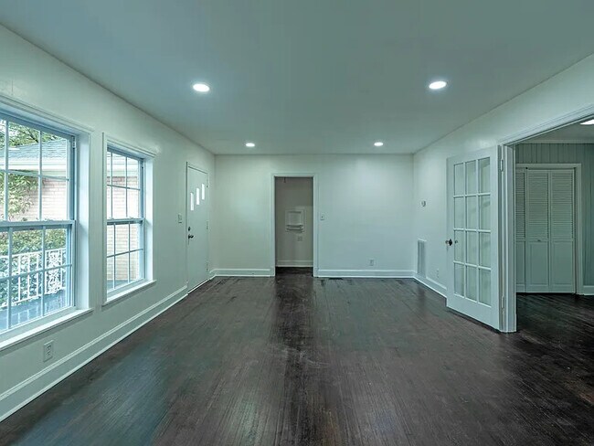 Building Photo - 808 Glenwood Dr