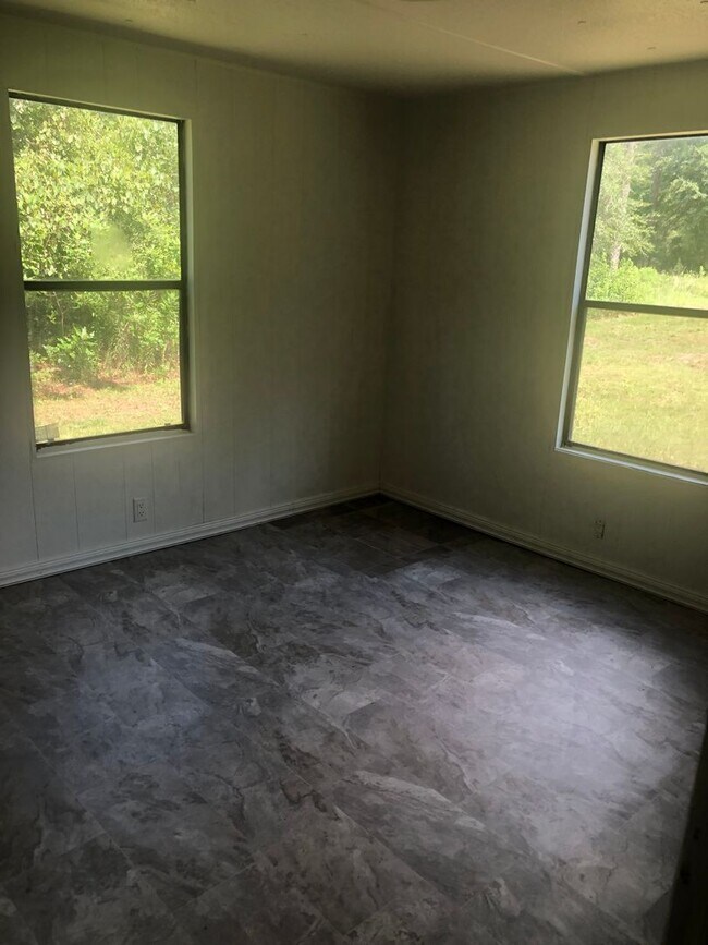 Foto del edificio - 3 Bedroom Rental In North Crawfordville Av...