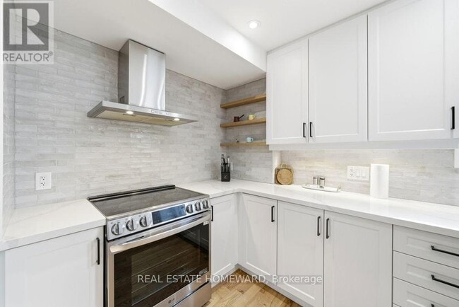 Building Photo - 170 Harrison Dr