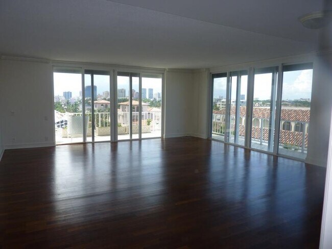 Foto del edificio - 100 Worth Ave