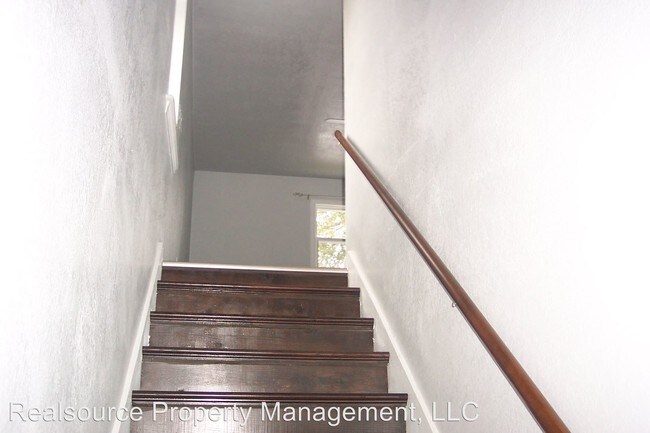 Building Photo - 2105 S Mills Ave