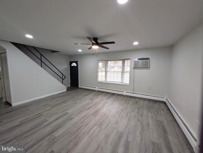 Building Photo - 71 Handy Rd