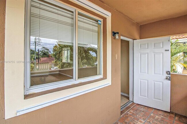 Building Photo - 3920 SW 89th Ct