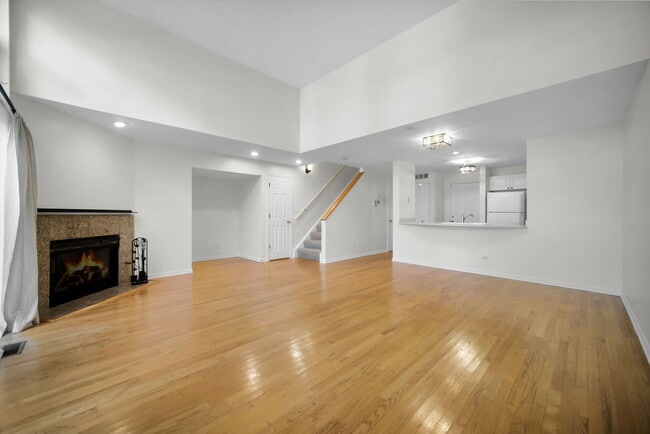 Building Photo - 4934 S Cornell Ave