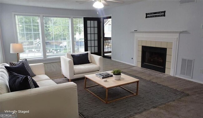 Foto del edificio - 407 Berkeley Woods Dr