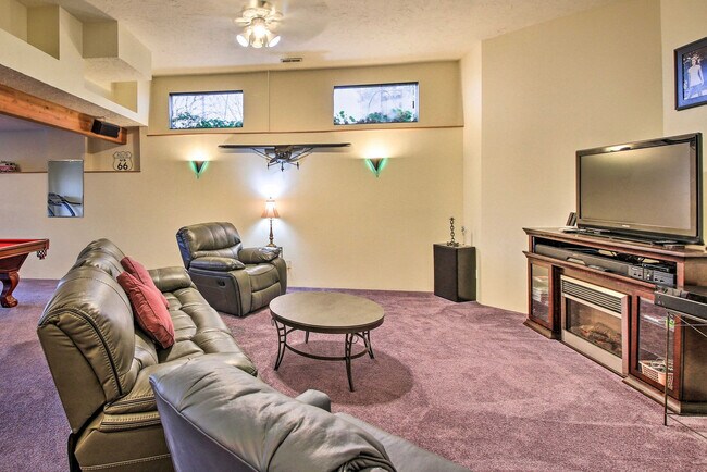 Foto del edificio - 18625 E Riverway Ave
