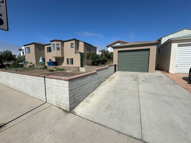 Foto del edificio - POINT LOMA HOME 4br-2.0 baths located on l...