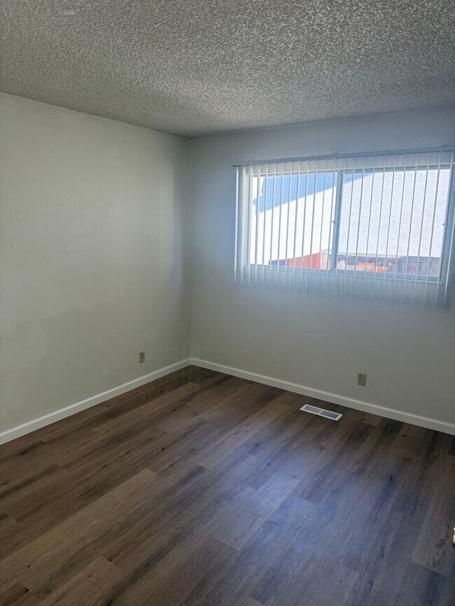 Foto del edificio - Beautiful 3 Bedroom 2 Bath Duplex in Castro Valley School District