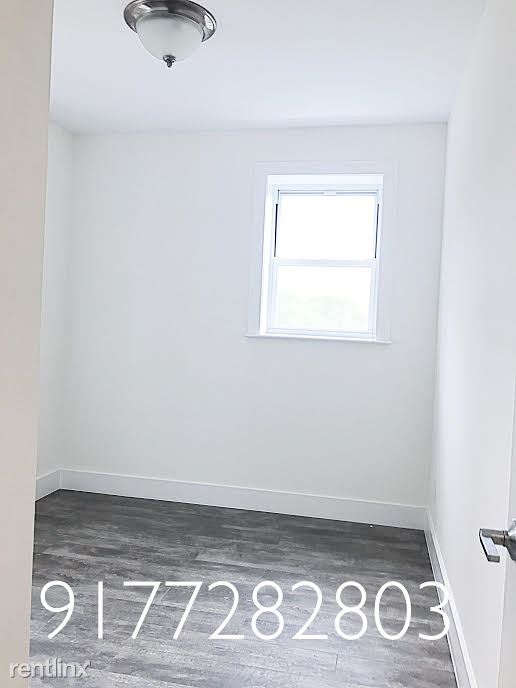 Building Photo - 668 Lefferts Ave