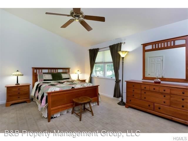 Building Photo - 2 br, 2.5 bath House - 325 Cornwall Meadows