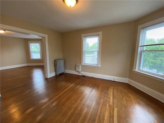 Building Photo - 1245 Cranston St