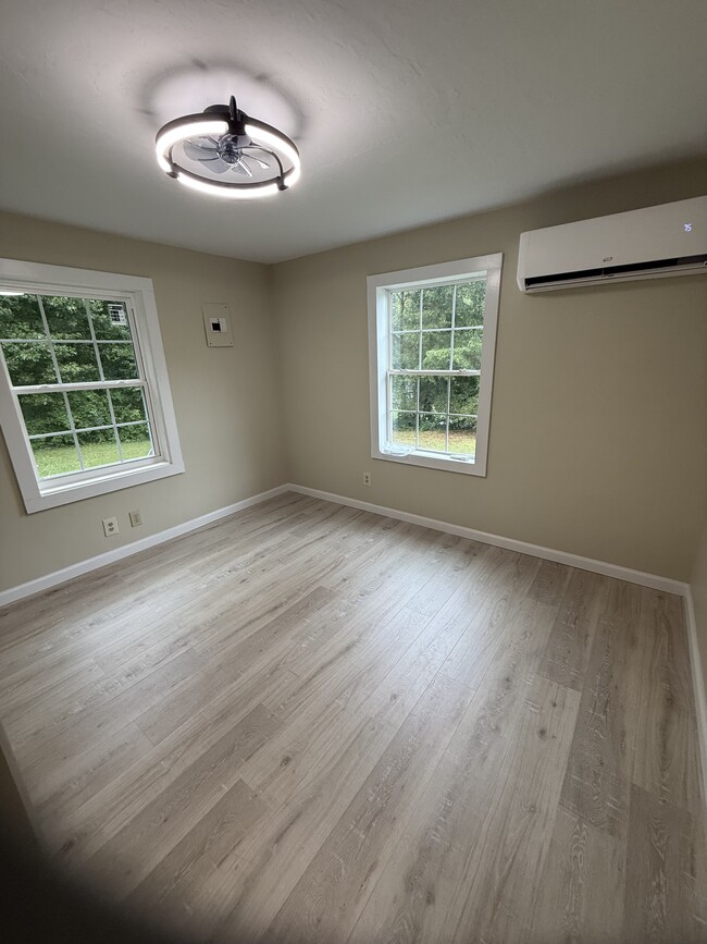 Building Photo - 241 Hamrick Dr