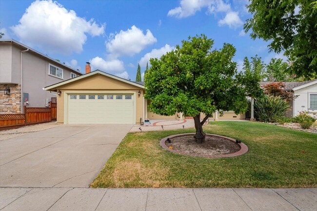 Building Photo - Updated Home with Air Conditioning!!!