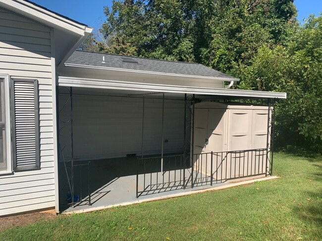 covered rear porch - 103 Foothills Dr