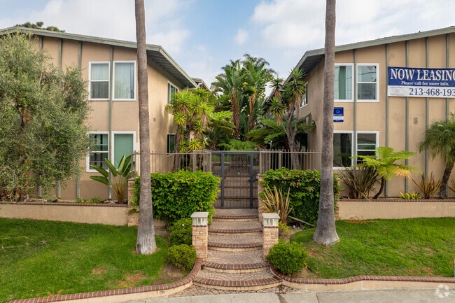 Entrance - 835-845 Glenway Dr.