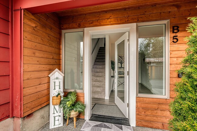 Building Photo - Luxury 7th Ave Townhome For Lease