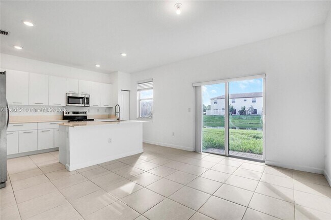 Foto del edificio - 12609 NW 23rd Pl