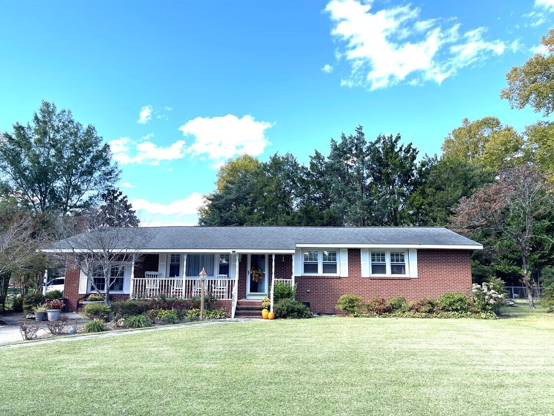 Primary Photo - Fully Furnished Short Term Rental!