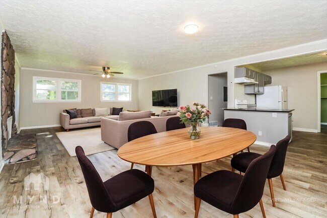 Foto del edificio - 3179 Robin Hood Ln