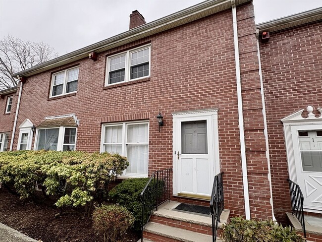 Building Photo - 224 Park St