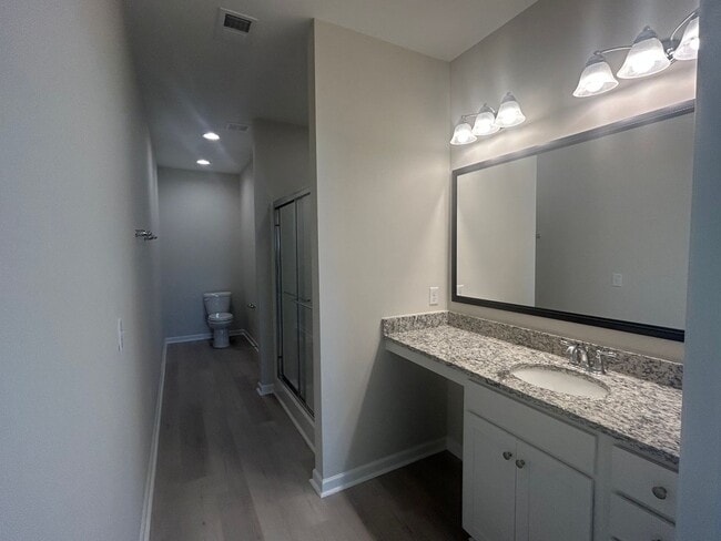 Building Photo - Brand New in Trolley Run