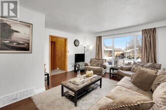 Building Photo - 1508 Sandgate Crescent