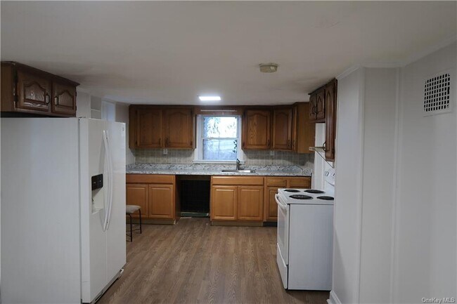 Building Photo - 188 Linden Ave
