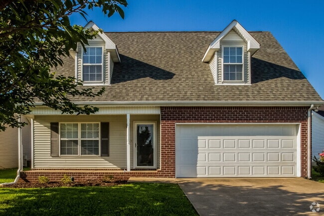 Building Photo - 1611 St Andrews Dr