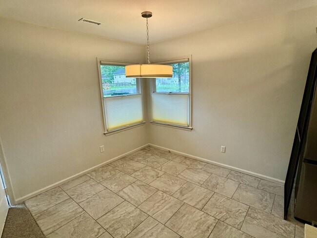 Foto del edificio - 2BR/2BA in the Heart of Thalia! New Paint ...