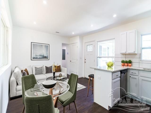 Foto del edificio - 4513 Versailles Dr