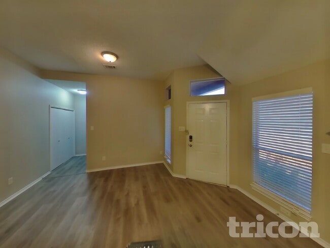 Building Photo - 5208 Wolverton Ct