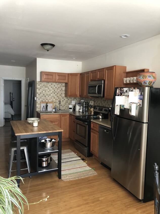 Kitchen - 1613 Ellsworth St