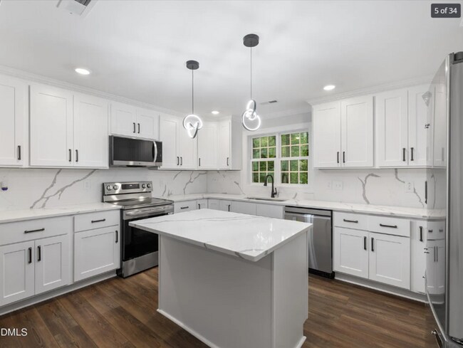 Building Photo - 316 Howland Ave