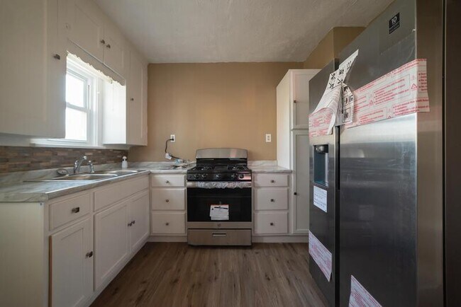 Foto del edificio - 3725 W 133rd St