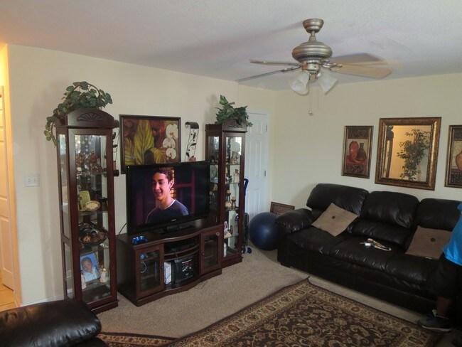 Building Photo - 1718 Almond Tree Pl