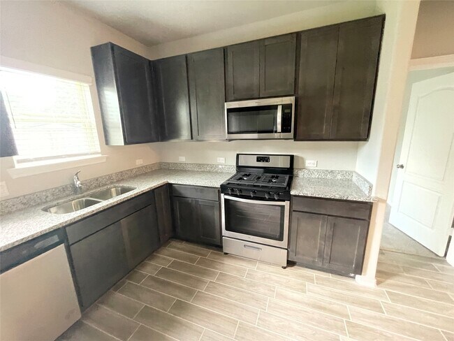 Building Photo - 954 Redinger Ridge Dr