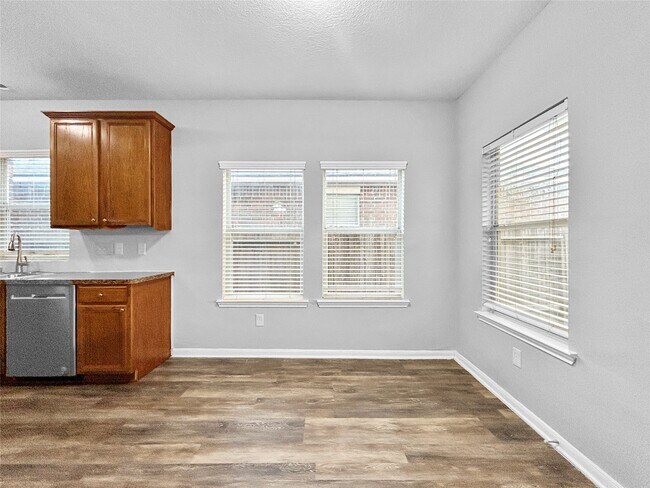 Building Photo - 10006 Wood Leaf Ct