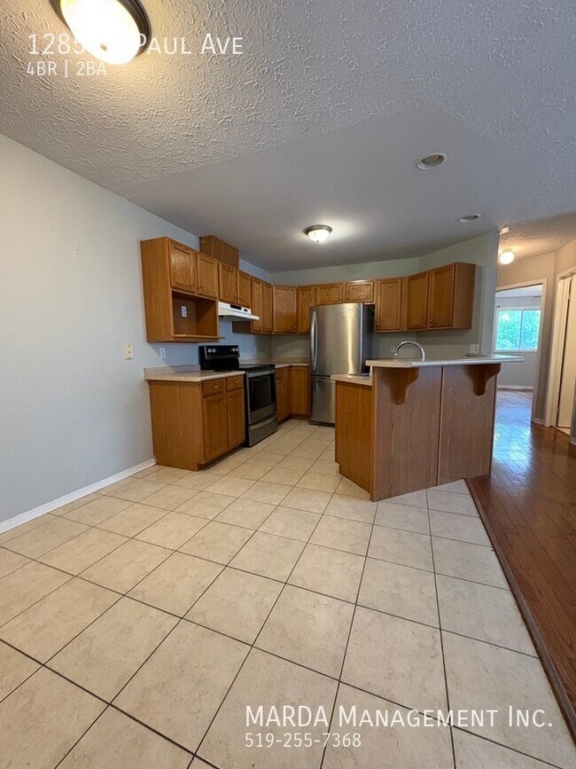 Building Photo - 4 Bed 2 Bath in Riverside - Ideal Location!