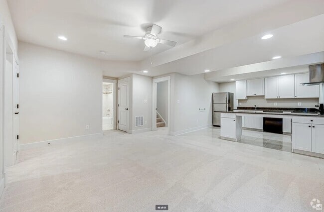 Building Photo - 2032 Arch Dr