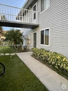 Building Photo - 150 SE Village Dr
