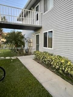 Primary Photo - 150 SE Village Dr