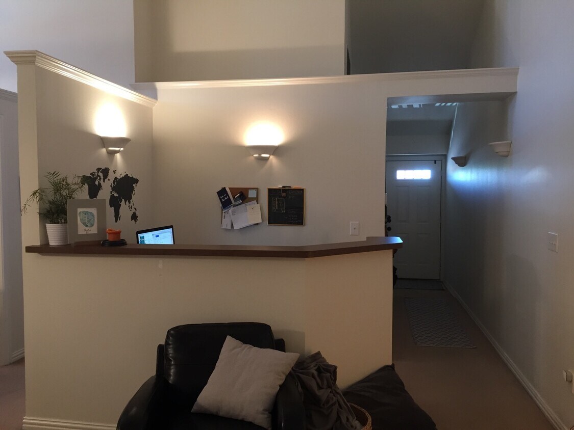 420 E McKinney St Unit Old Mill Village 201, Denton, TX 76209