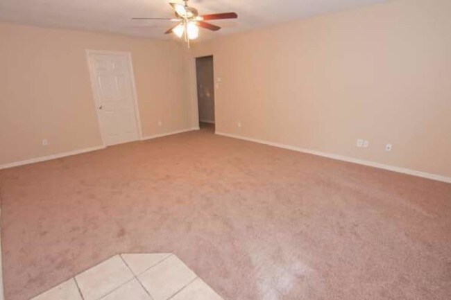 Foto del edificio - 19626 Autumn Creek Ln