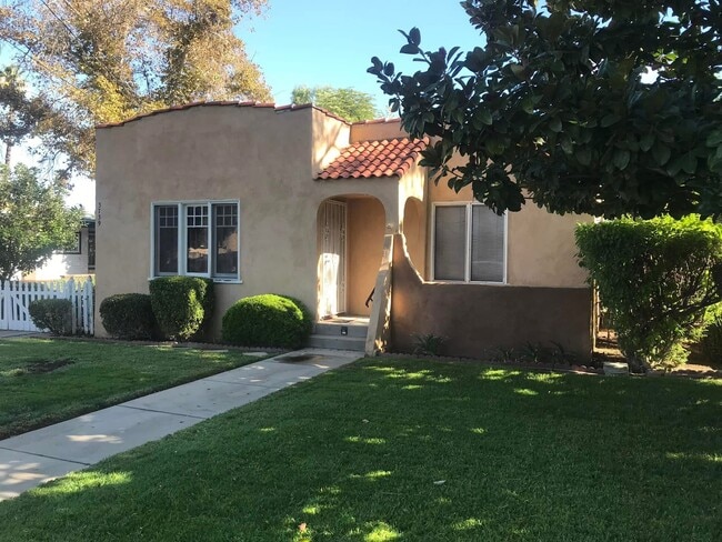 Building Photo - 3739 Farnham Pl