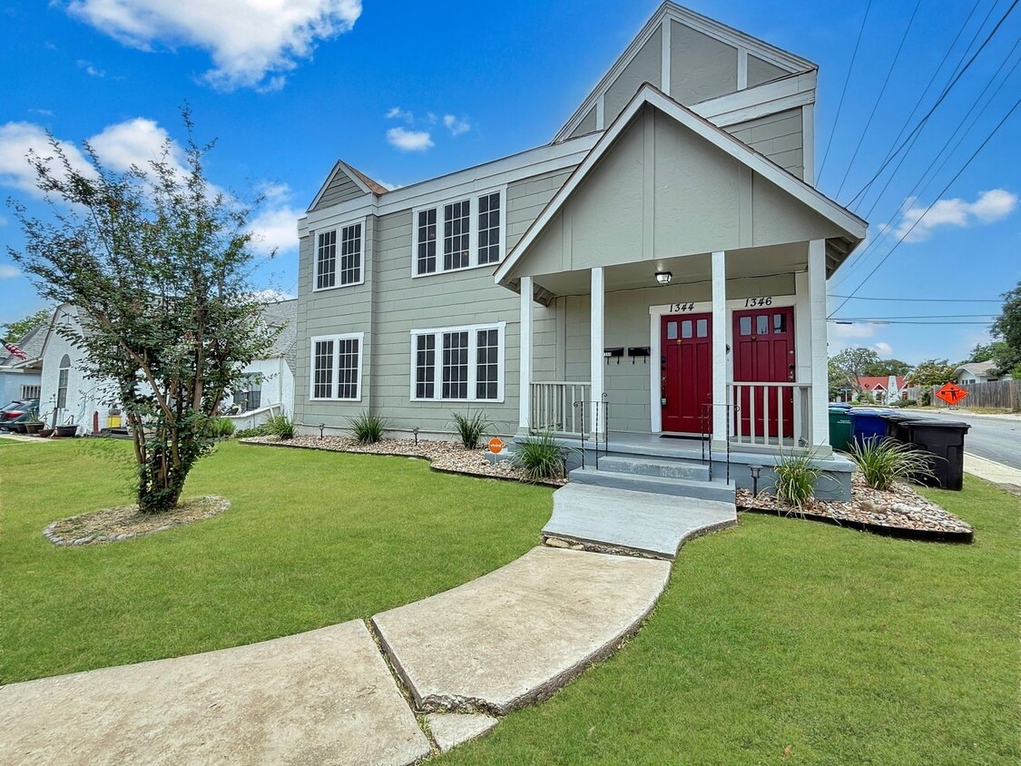 Primary Photo - Charming Historic Home in Los Angeles Heig...