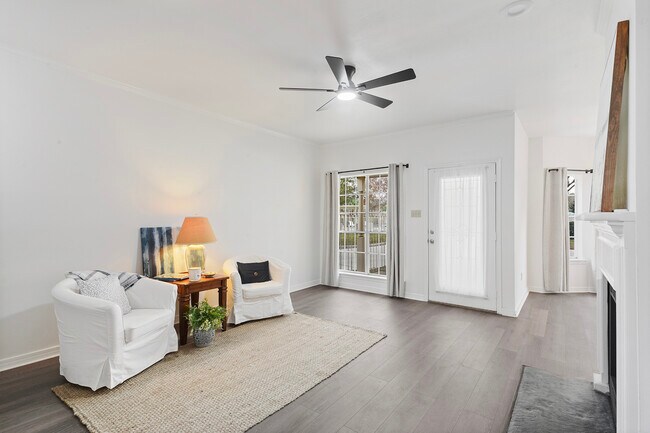 Another view of the living room - 2205 Audubon Trce