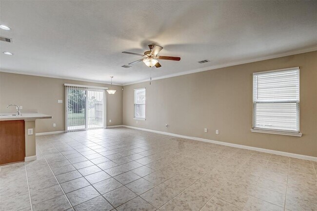 Building Photo - 8031 Chasewood Dr