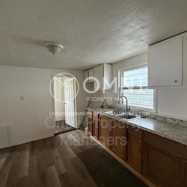 Foto del edificio - 8162 Orchard Ave
